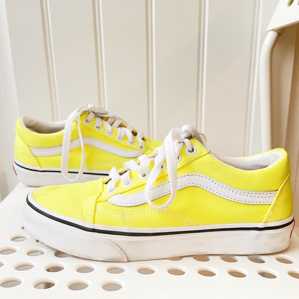 Yellow Old School vans